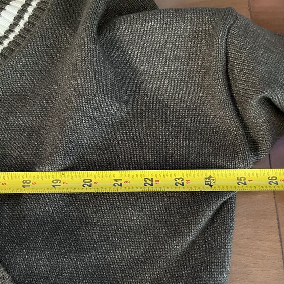 BaeVely The Lindale Distressed Detail V Neck Sweater Size Large Charcoal NWT - Picture 6 of 13